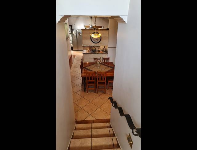 3 BEDROOM FREESTANDING FOR SALE IN SAFARI GARDENS